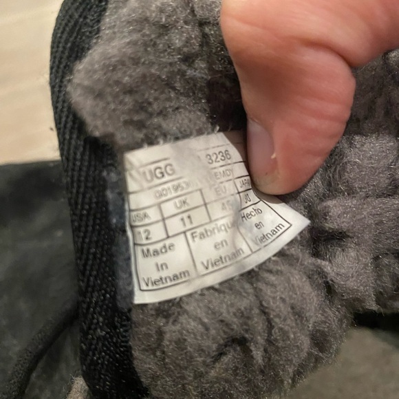 UGG mens neumel black sued boots size 12 - Picture 8 of 9